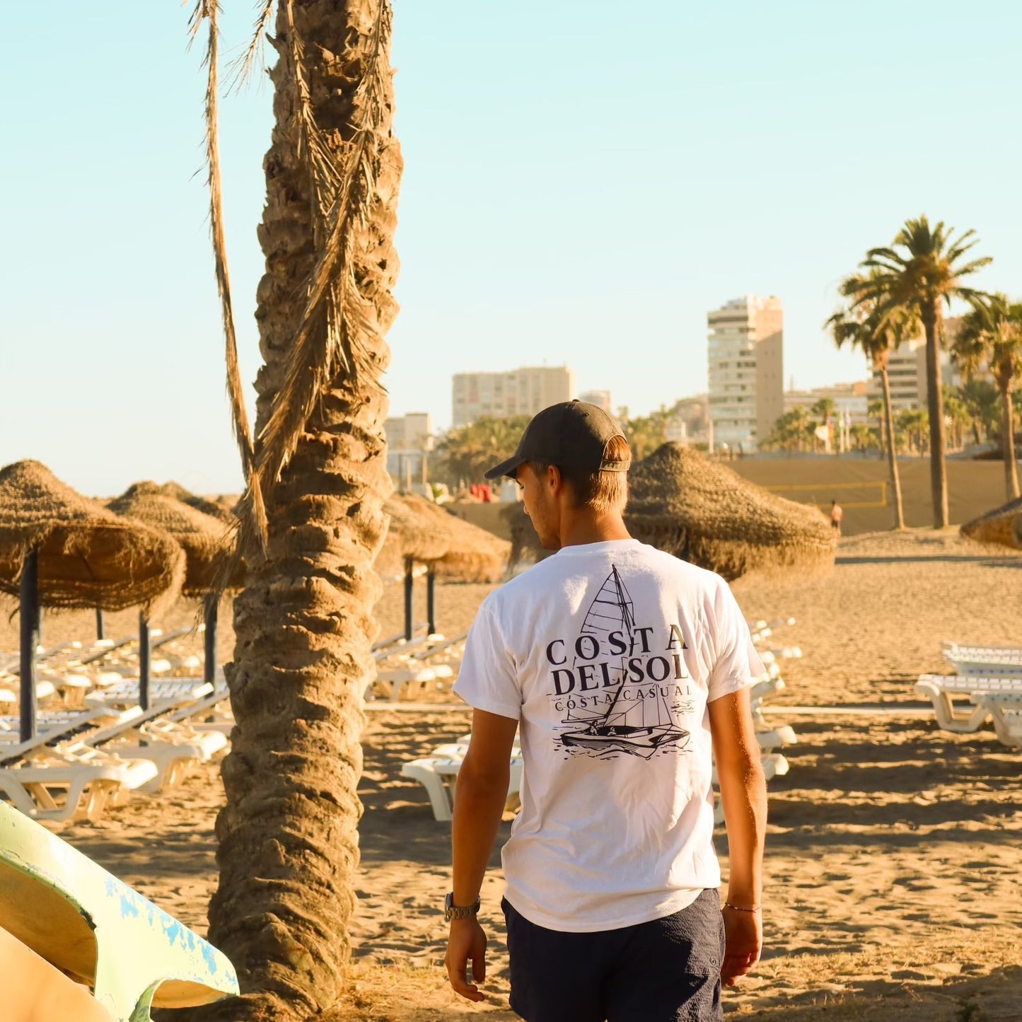 Camiseta unisex B&W - Estampado trasero